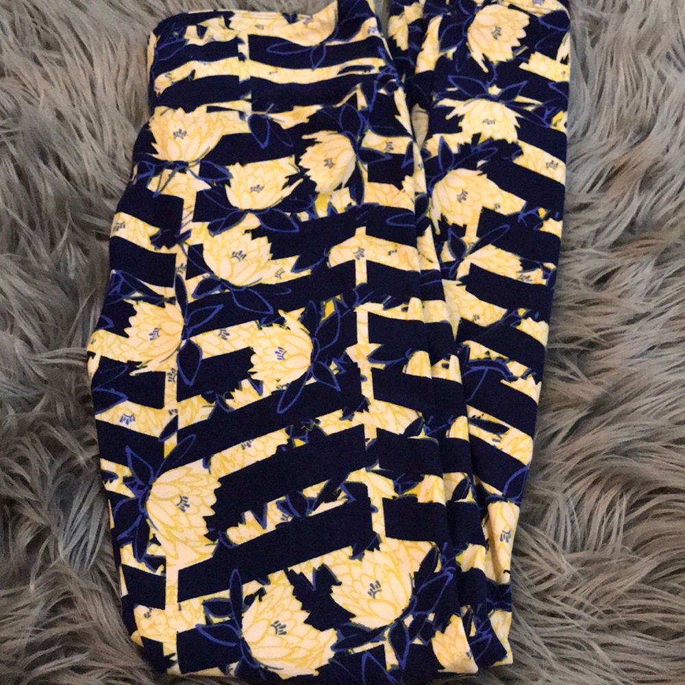 LuLaRoe Navy and yellow stripped floral leggings